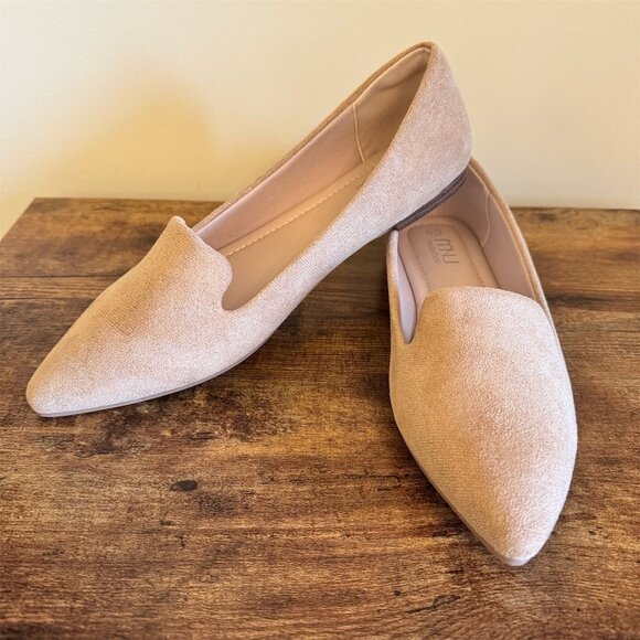 New MUSSHOE Women's Beige Pointed Toe Slip-On Flats Size 8.5 Suede Like - Picture 1 of 9